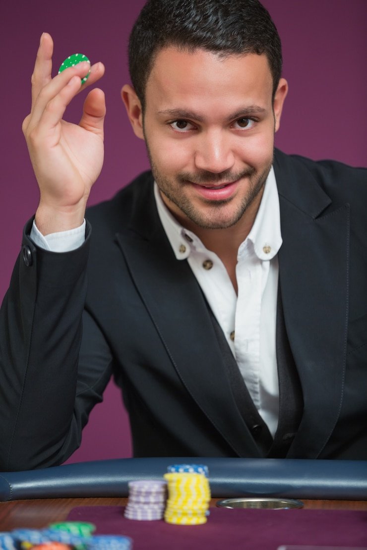 Papan roulette live-dealer dengan dealer profesional di studio progamer
